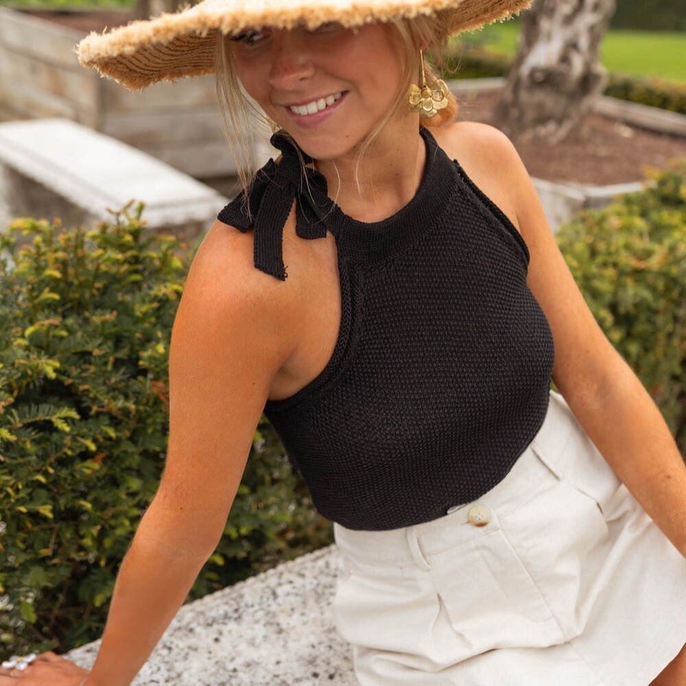 Easy Clothes Sweater Tank Top Womens S/M Black Textured Knit Halter Tie